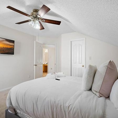 Cozy 4B 2 5B University Home King Beds Jacuzzi Charlotte Esterno foto