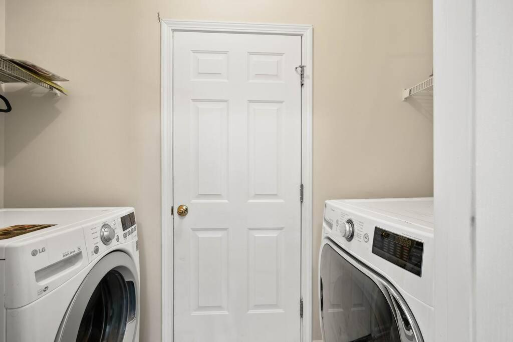 Cozy 4B 2 5B University Home King Beds Jacuzzi Charlotte Esterno foto