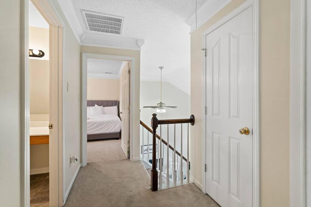 Cozy 4B 2 5B University Home King Beds Jacuzzi Charlotte Esterno foto