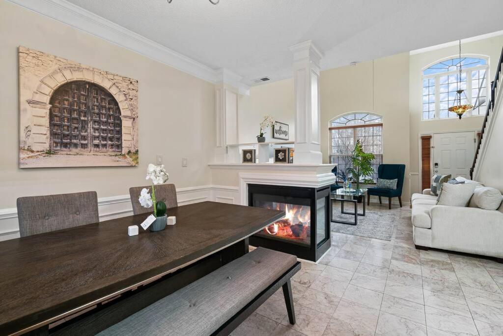Cozy 4B 2 5B University Home King Beds Jacuzzi Charlotte Esterno foto