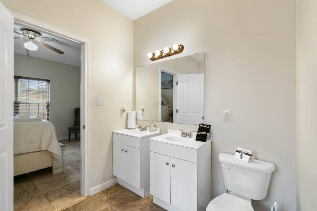 Cozy 4B 2 5B University Home King Beds Jacuzzi Charlotte Esterno foto