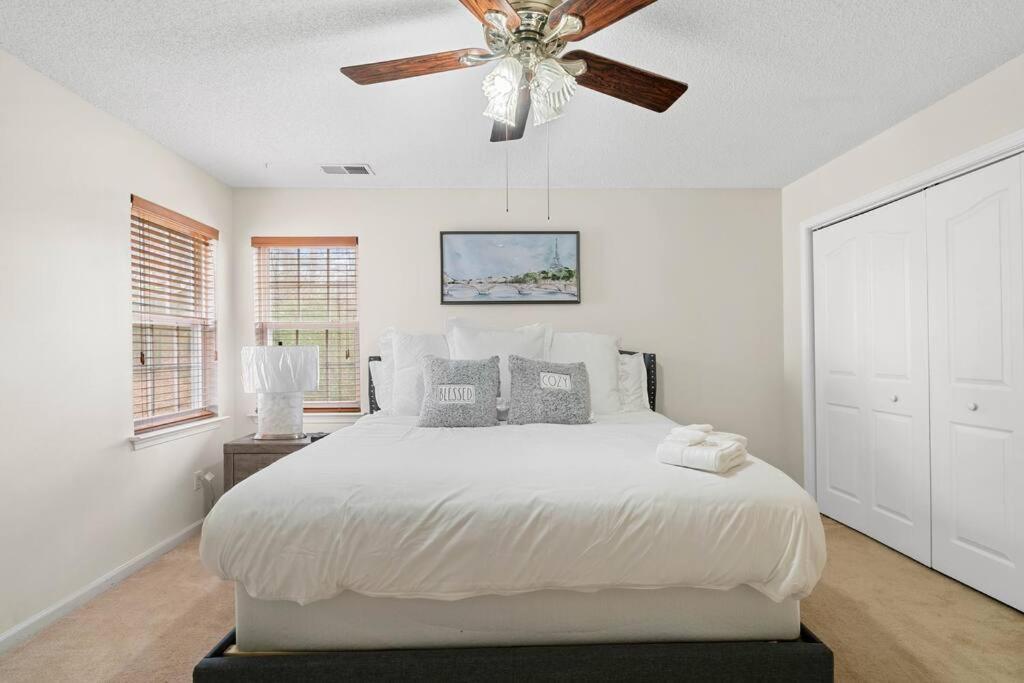 Cozy 4B 2 5B University Home King Beds Jacuzzi Charlotte Esterno foto