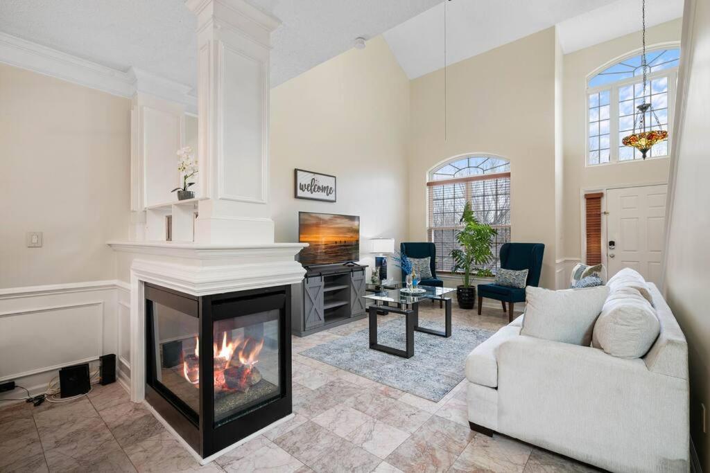 Cozy 4B 2 5B University Home King Beds Jacuzzi Charlotte Esterno foto