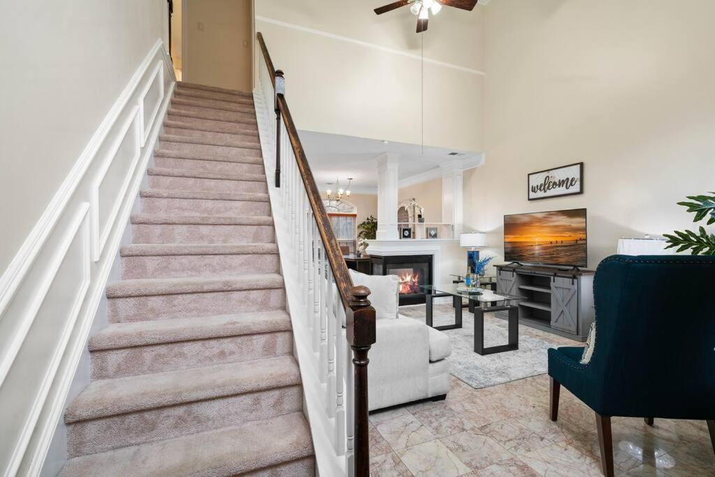 Cozy 4B 2 5B University Home King Beds Jacuzzi Charlotte Esterno foto